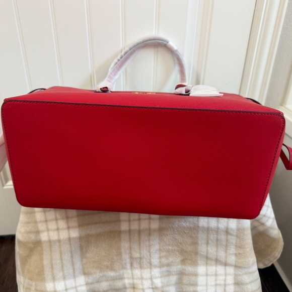 Michael Kors Gilly Large Drawstring Travel Tote in Bright Red - Picture 12 of 16